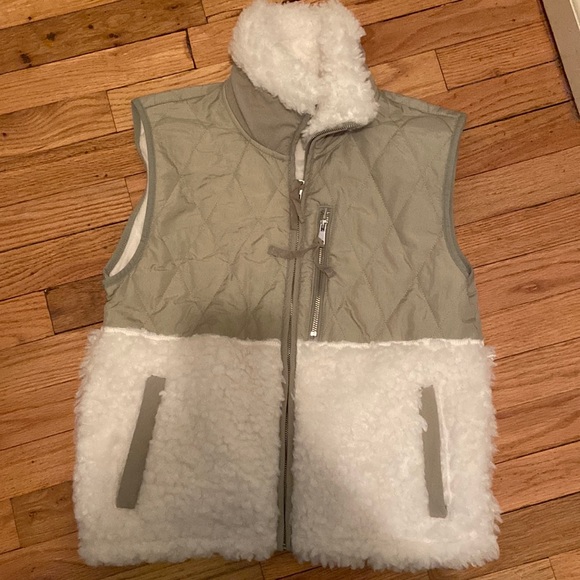 Abercrombie & Fitch Jackets & Blazers - Abercrombie & Fitch Soft A&F Collection Vest